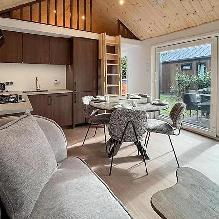 Stunning In Oud Gastel With Wifi