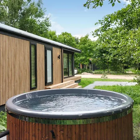 Сasa de vacaciones Stunning In Oud Gastel With Wifi Oud-Gastel