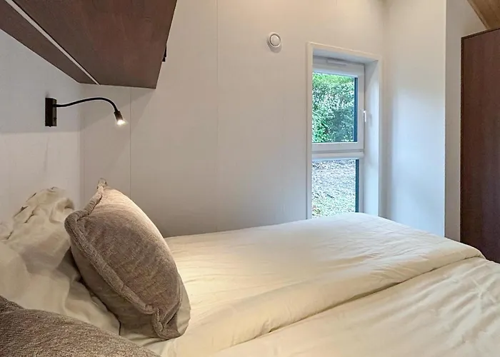 3 Bedroom Pet Friendly In Oud Gastel Holiday home Oud-Gastel